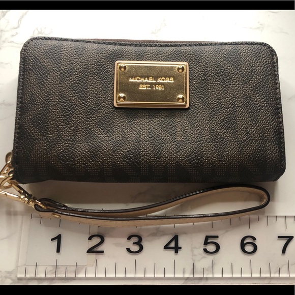 MICHAEL Michael Kors Handbags - Michael Kors wristlet Wallet